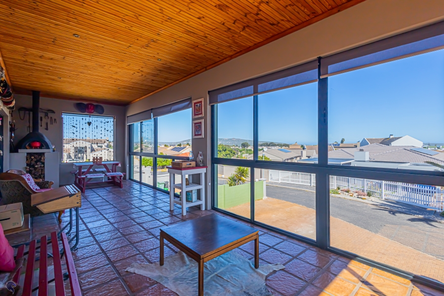 3 Bedroom Property for Sale in Country Club Western Cape